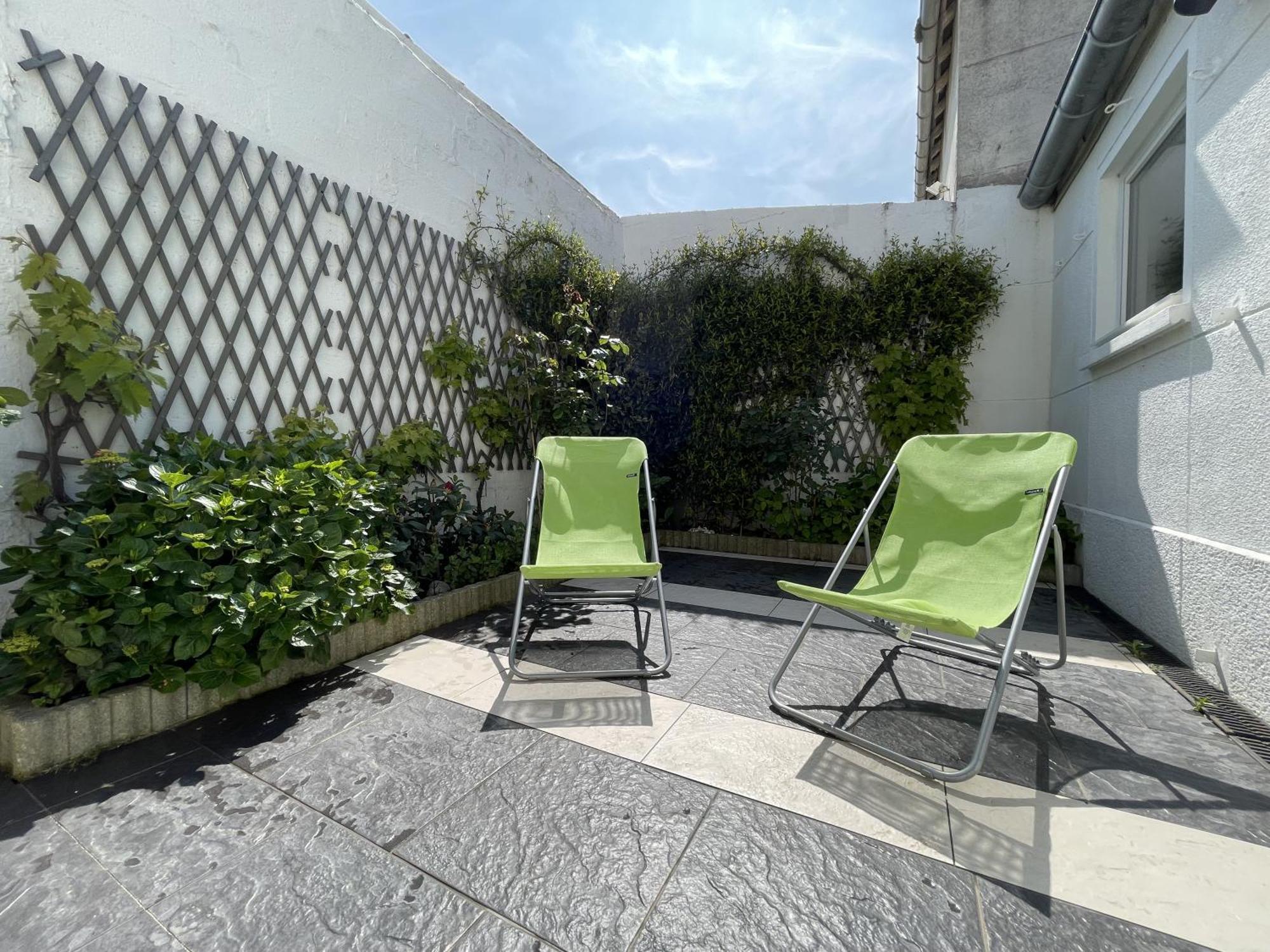 Maison 3 Chambres, Avec Terrasse Au Calme Et A 8mn A Pied !