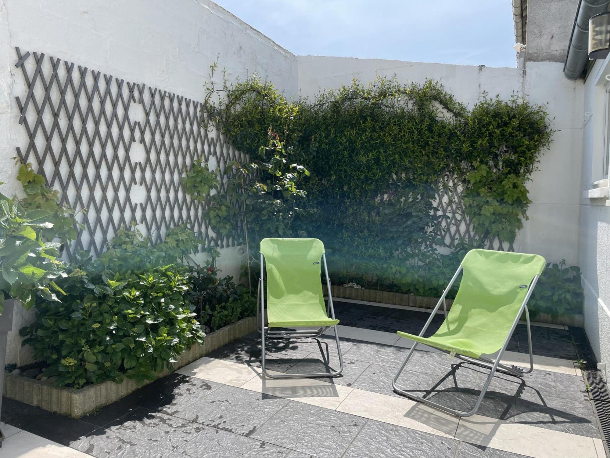 Maison 3 Chambres, Avec Terrasse Au Calme Et A 8mn A Pied ! Holiday home