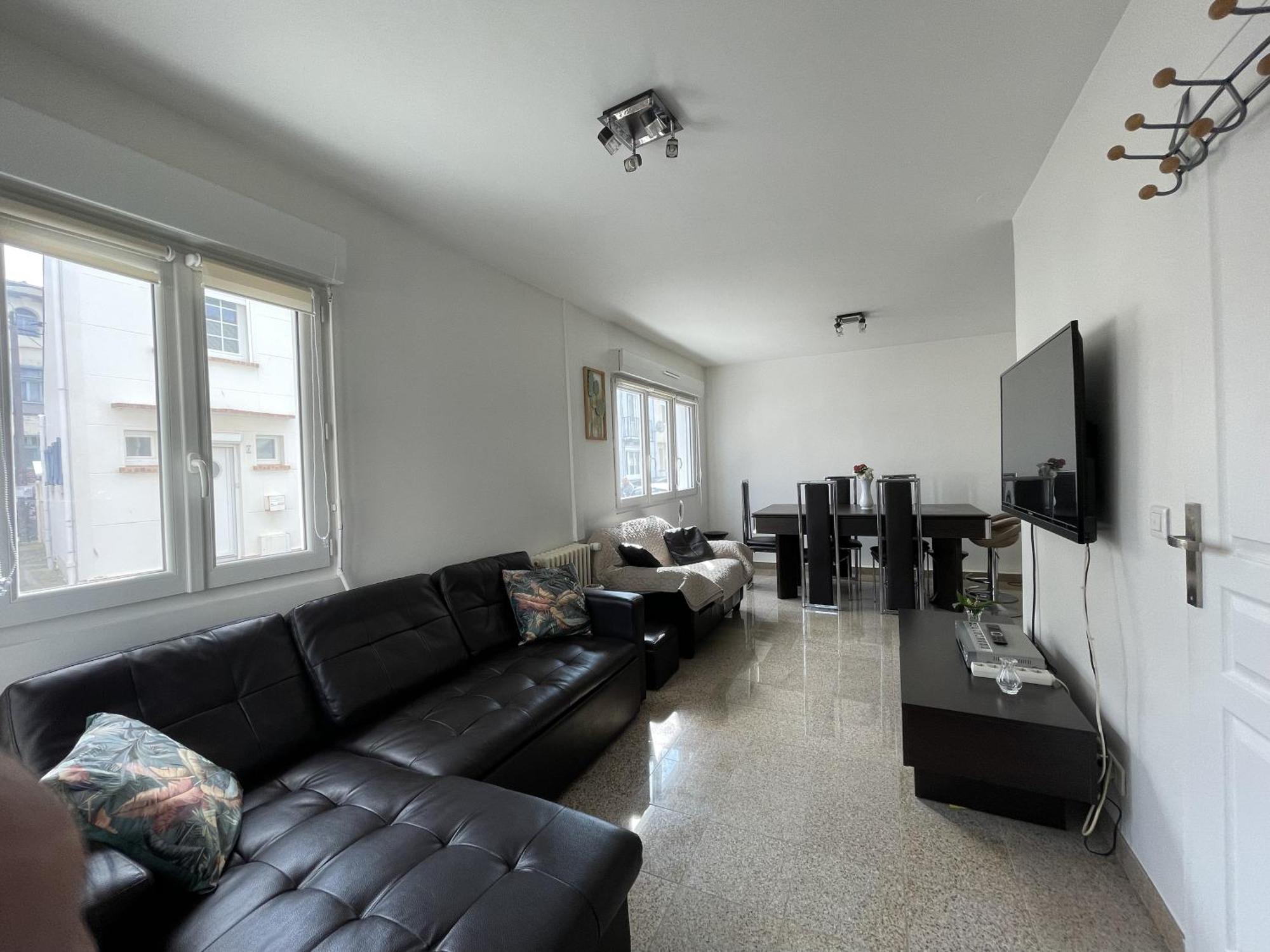 Holiday home Maison 3 Chambres, Avec Terrasse Au Calme Et A 8mn A Pied ! *