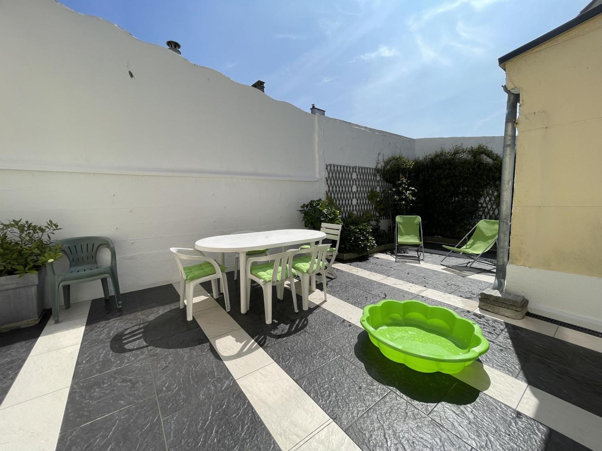 Holiday home Maison 3 Chambres, Avec Terrasse Au Calme Et A 8mn A Pied !